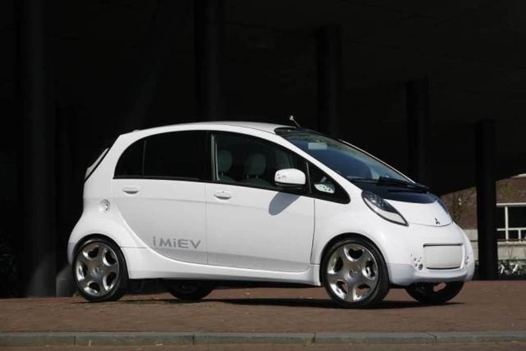 Mitsubishi i-MiEV - Mały "elektryk"