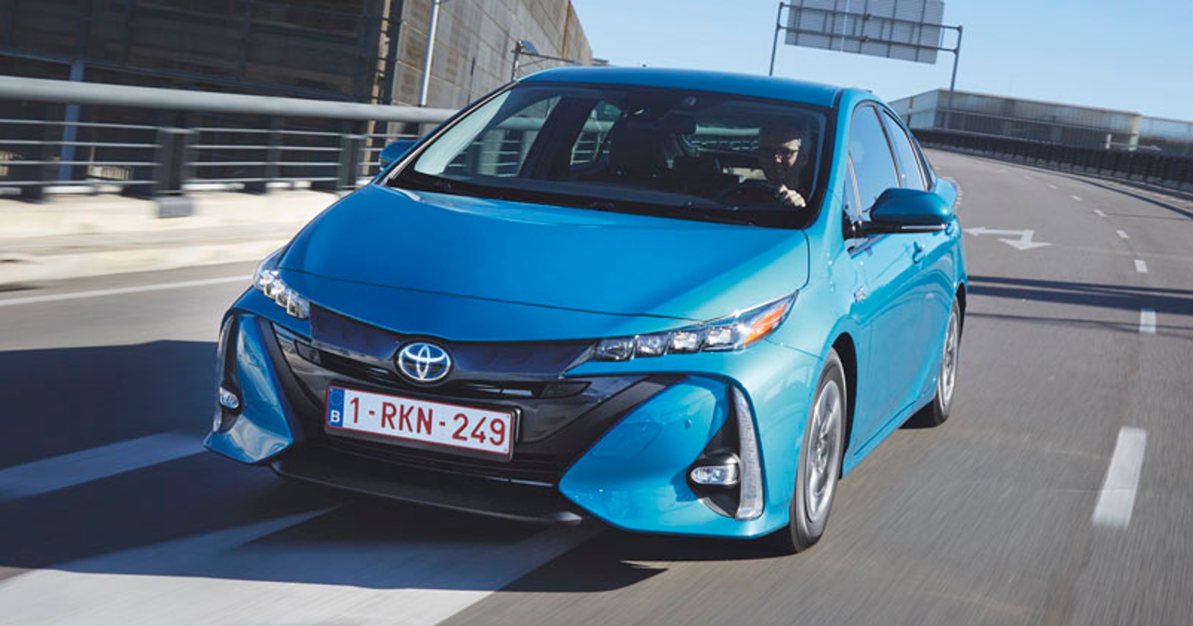 Toyota Prius Plug-in Hybrid - hybryda 2.0
