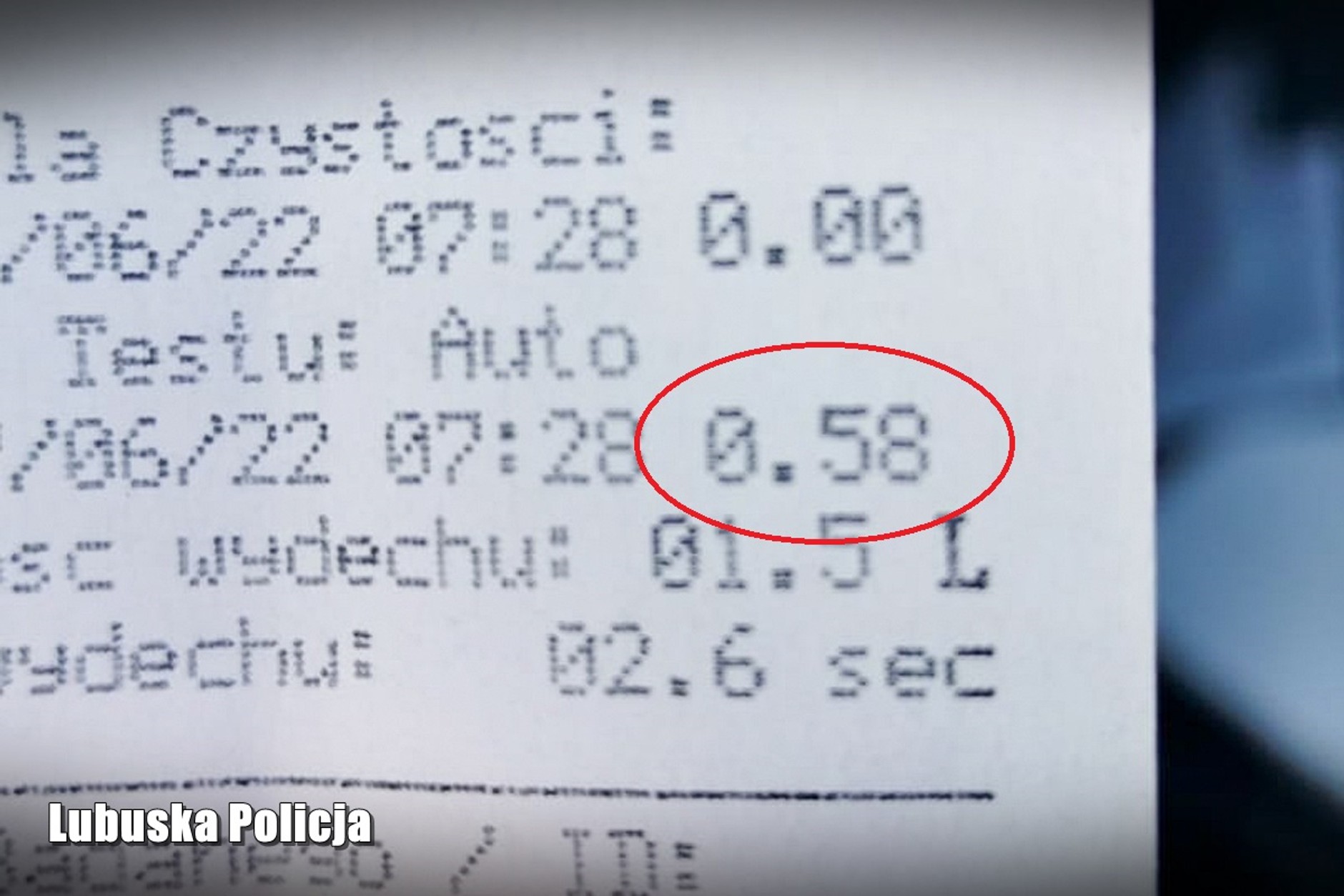Mężczyzna sterujący ruchem miał ponad promil alkoholu