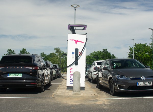 Popularność aut elektrycznych wzrośnie. 38 proc. do 2030 r.