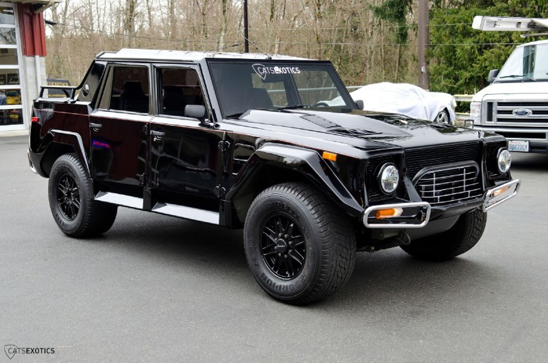 Lamborghini LM002