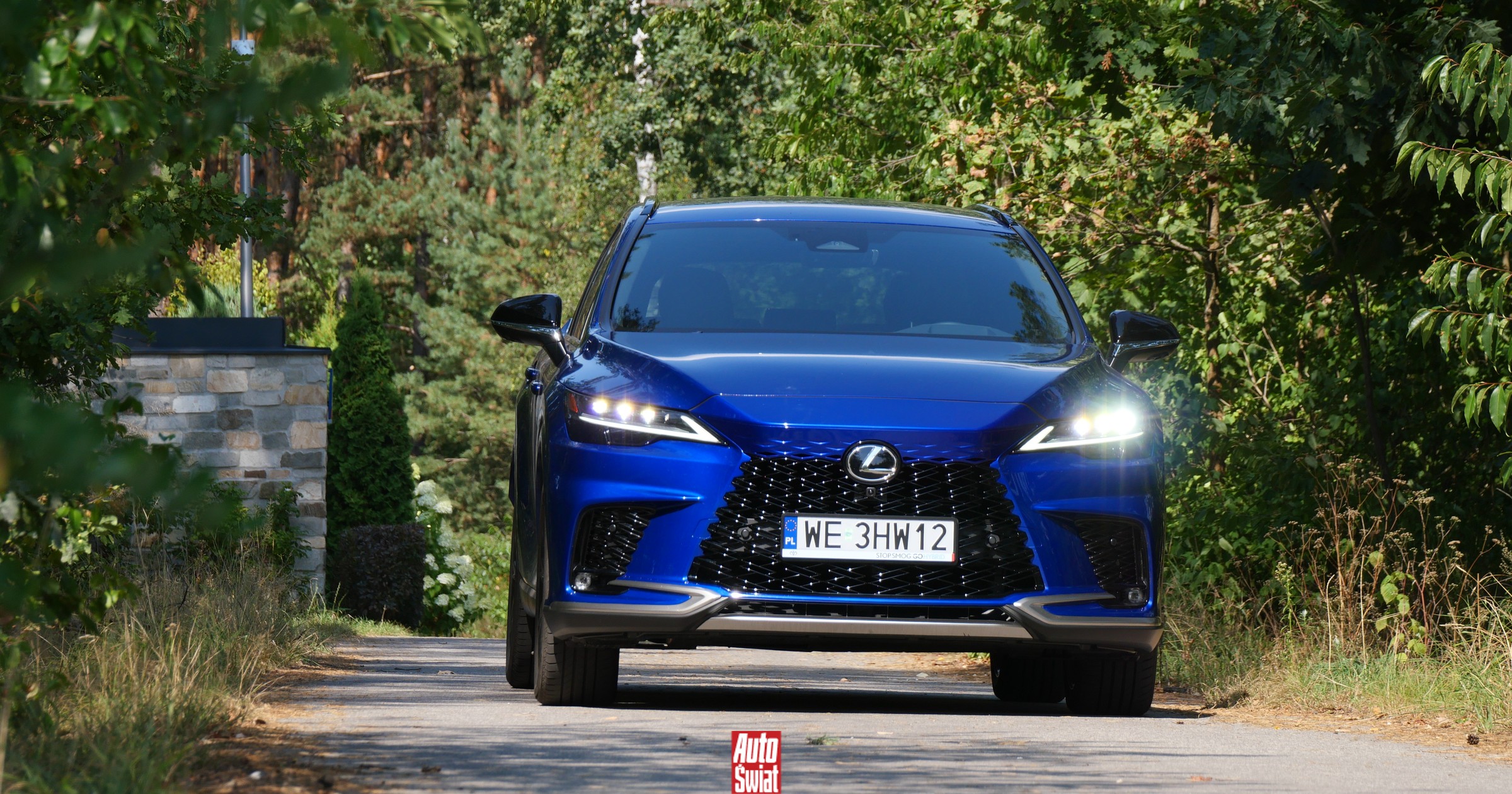 Sprawdziłem, co ma Lexus RX 450h+, czego nie mają inni. Warto przepłacić?