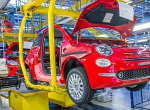 FCA tymczasowo zamyka swoje fabryki i salony we Włoszech