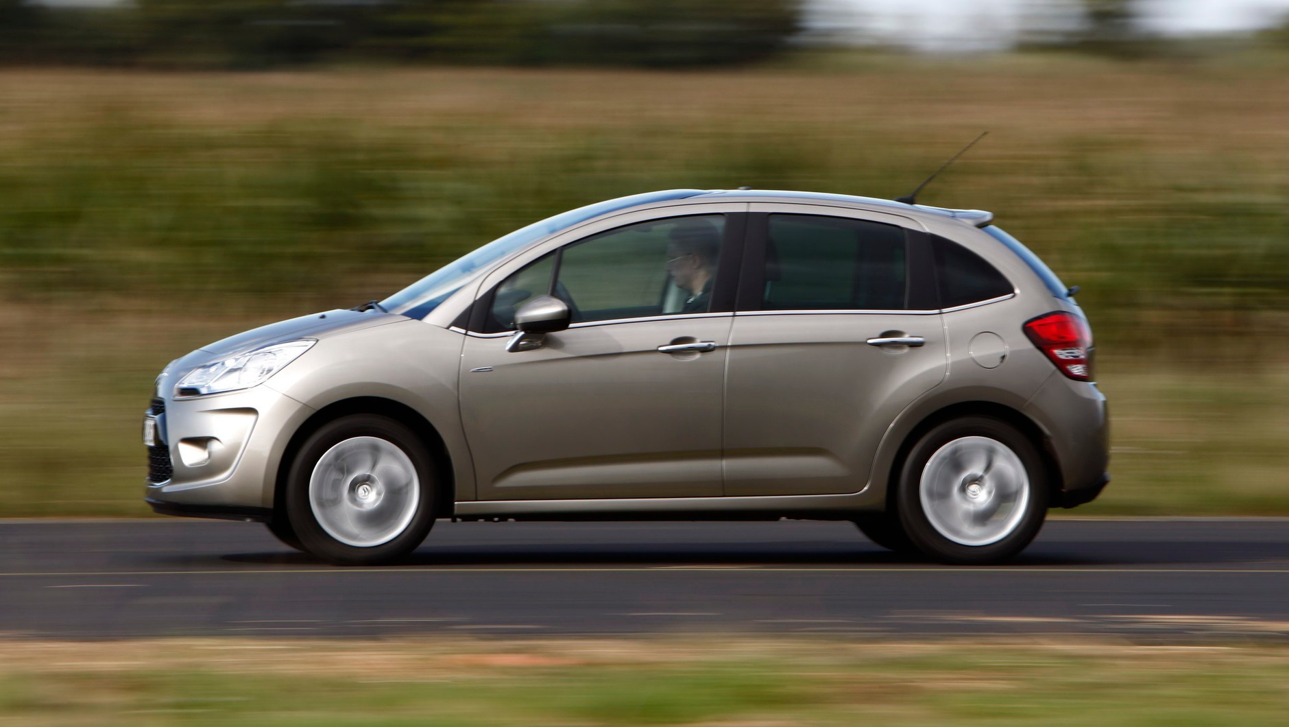 Citroen C3 występował jako 5-drzwiowy hatchback.
