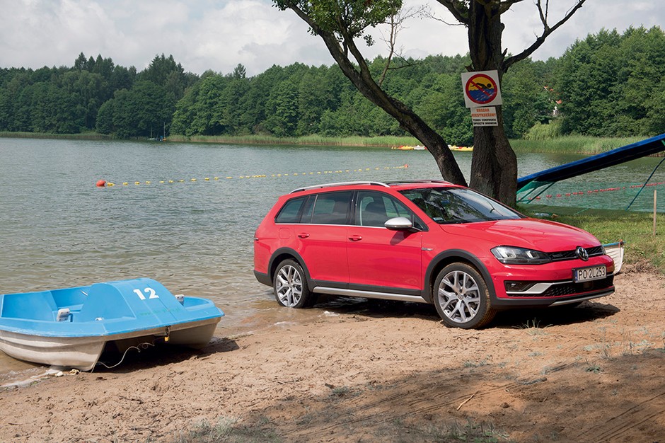 Uterenowione kombi - Seat Leon X-Perience kontra Skoda Octavia Scout i Volkswagen Golf Alltrack