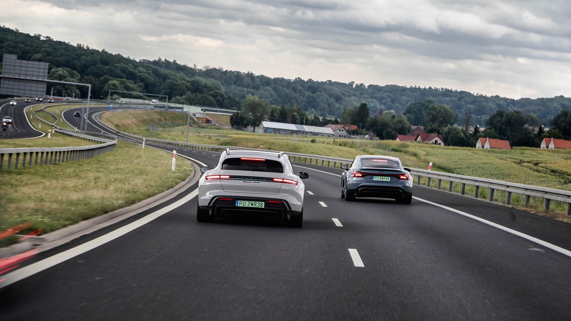 Podróż Porsche Taycanem i Audi e-tronem GT do Chorwacji