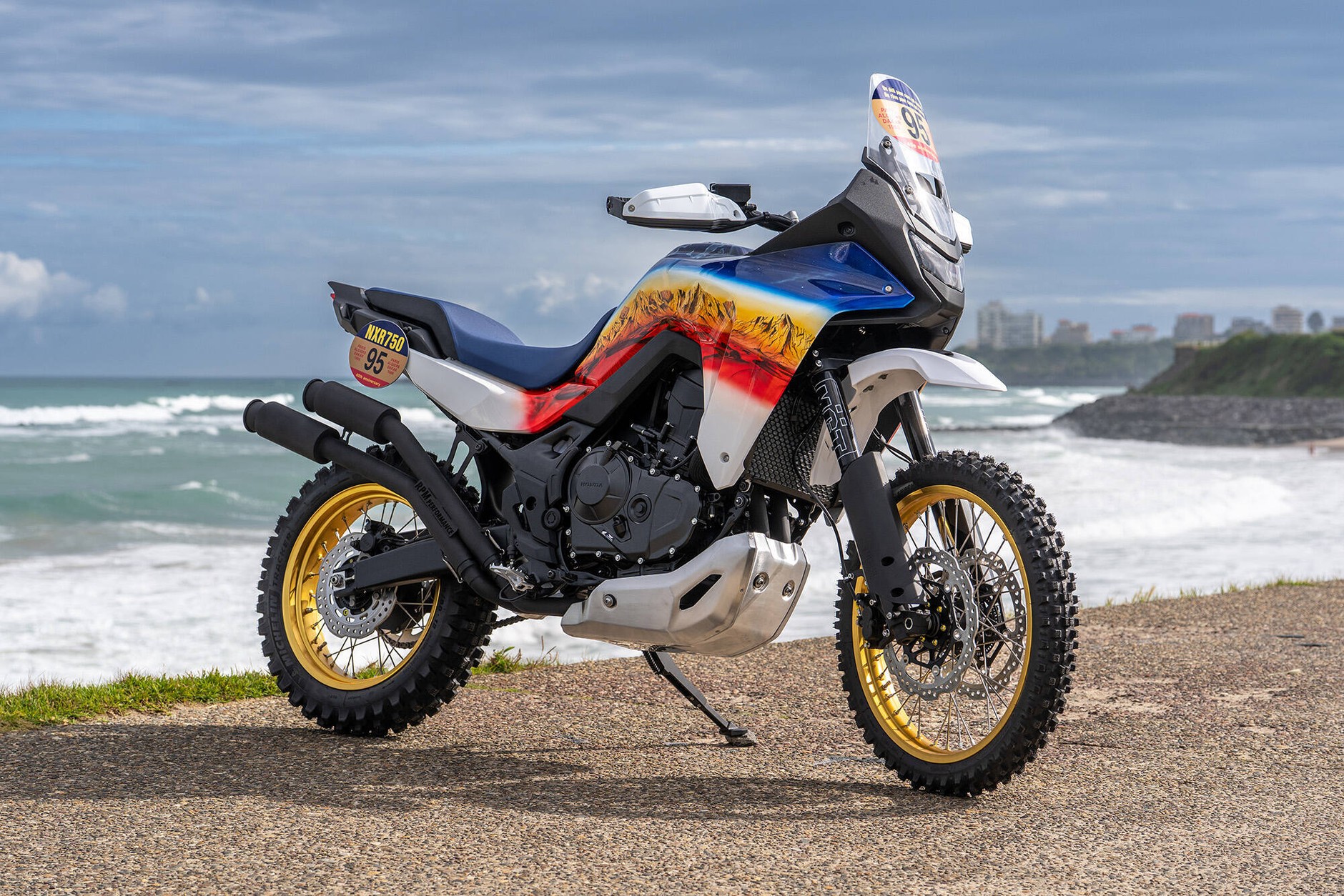 40th Anniversary ’86 Dakar Tribute  – Honda Wielka Brytania x CJ Ball