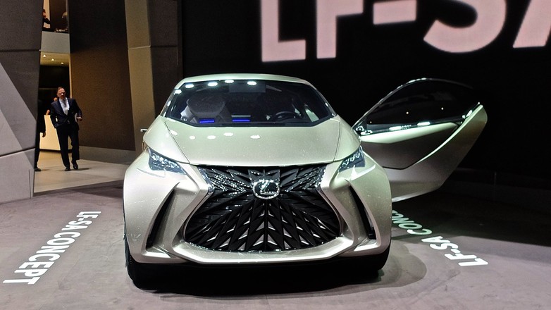 Genewa 2015 - Lexus LF-SA
