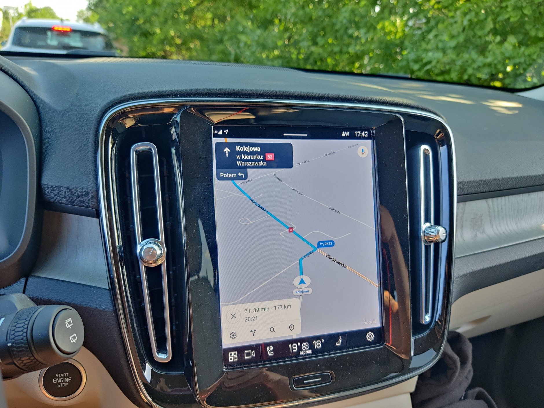 Volvo XC40 B3 podczas wyjazdu na Mazury