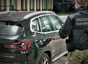 Straż Graniczna zatrzymała podejrzane BMW z Niemiec. Kierowca chciał wjechać do Rosji