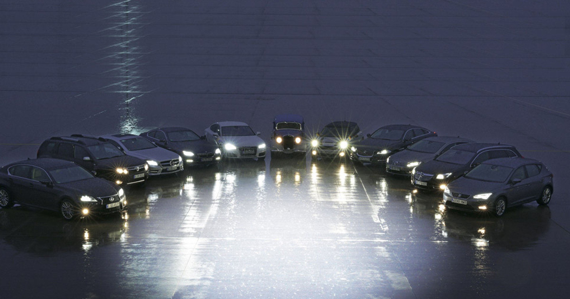Porównanie świateł samochodowych: sprawdzamy, jak w praktyce działają: halogen, ksenon oraz lampa LED