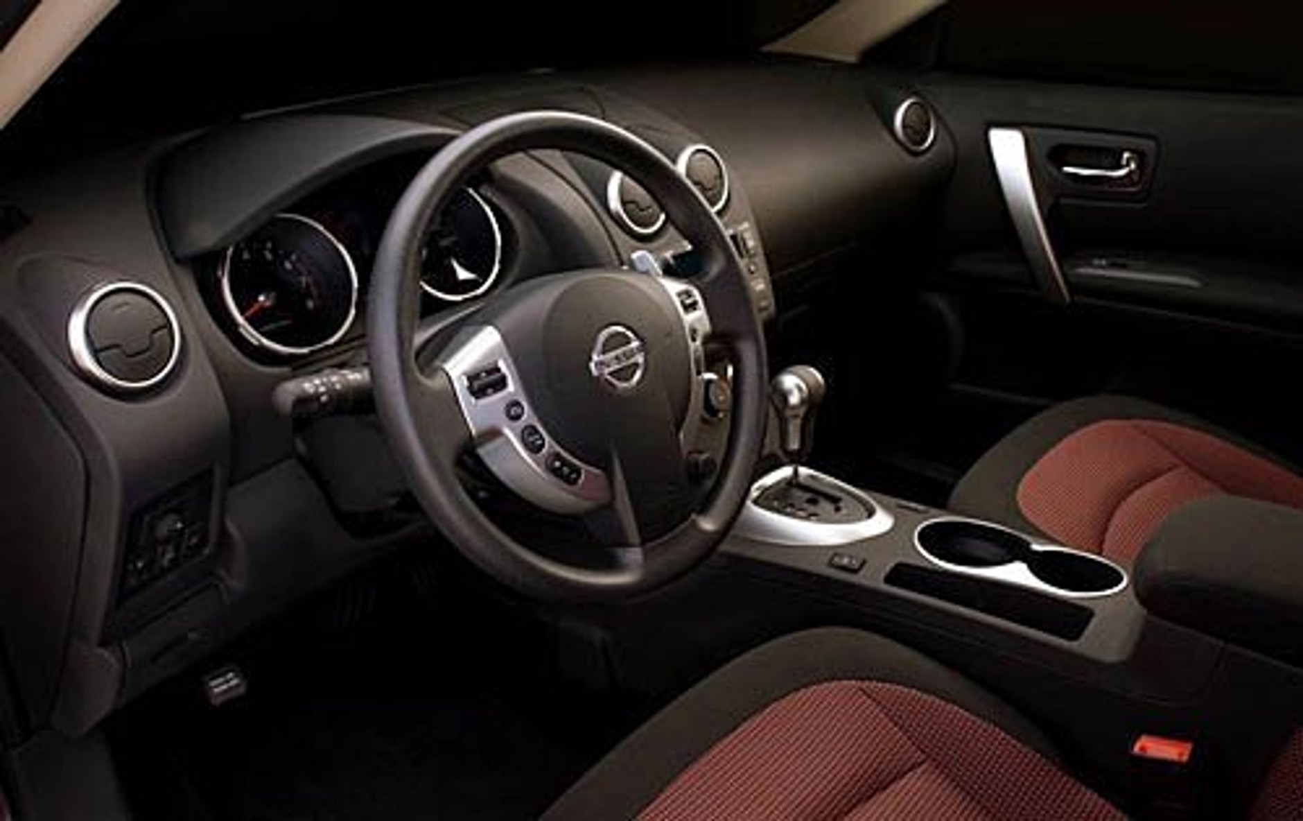 Nissan Rogue: mały i tani crossover