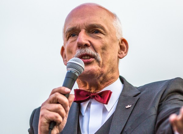 Po dziewięciu miesiącach śledztwa prokuratura nie wie, czy Janusz Korwin-Mikke ma prawo jazdy