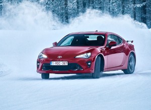 To polskie miasto pozwoliło legalnie driftować na śniegu