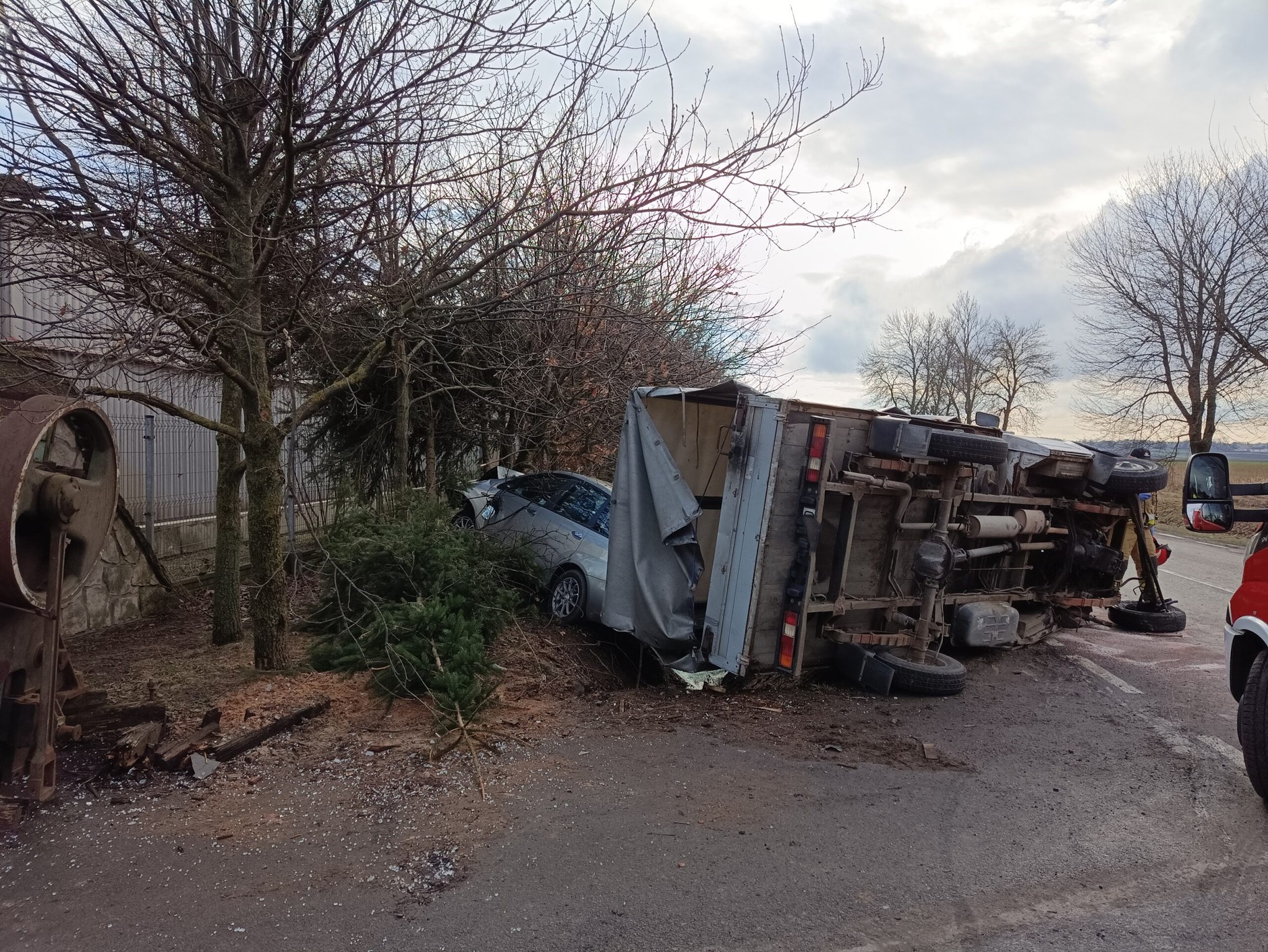 Dramatyczna "czołówka" pod Lublinem. Kierowcę zabrał helikopter LPR