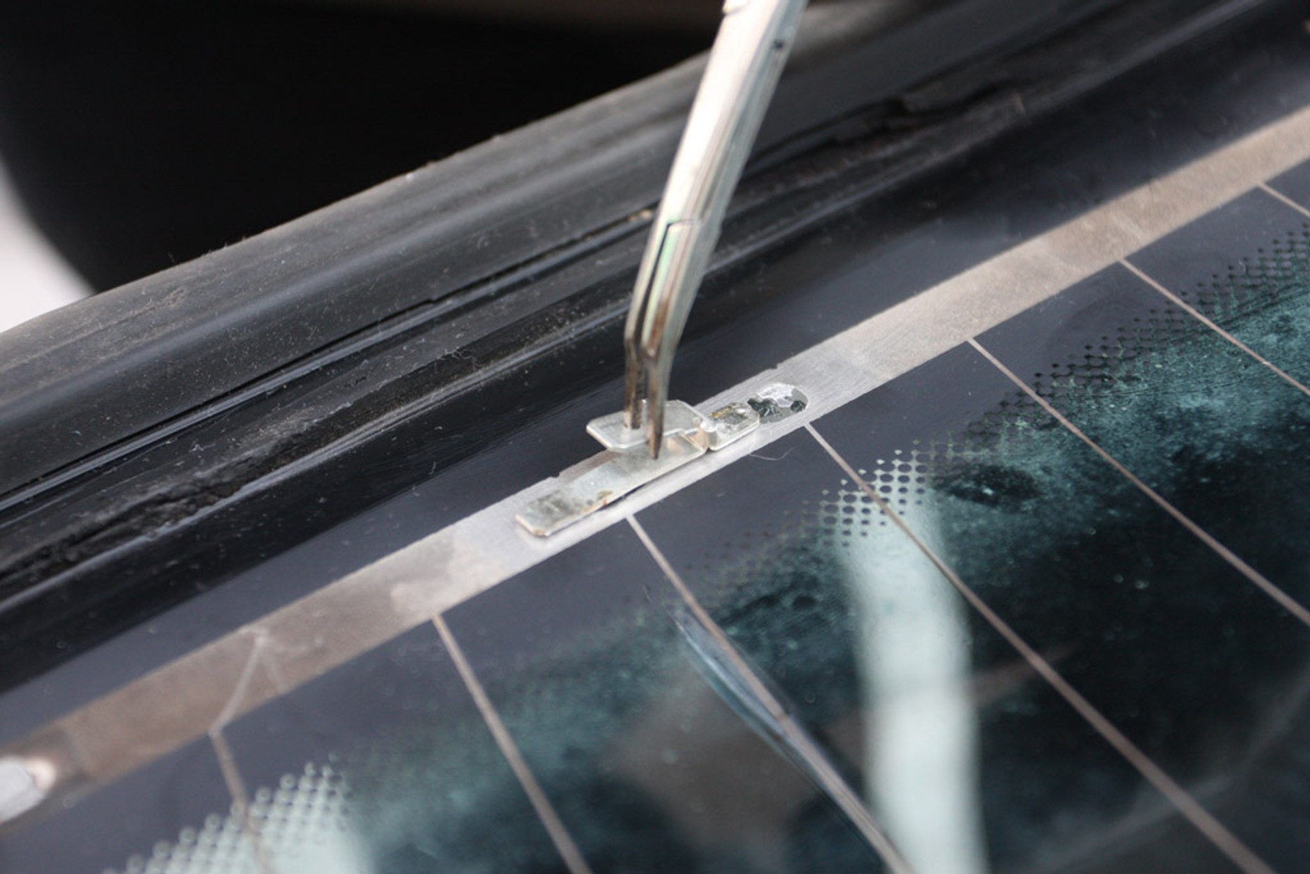 Gdy szyba nie grzeje: awarie układu ogrzewania szyb