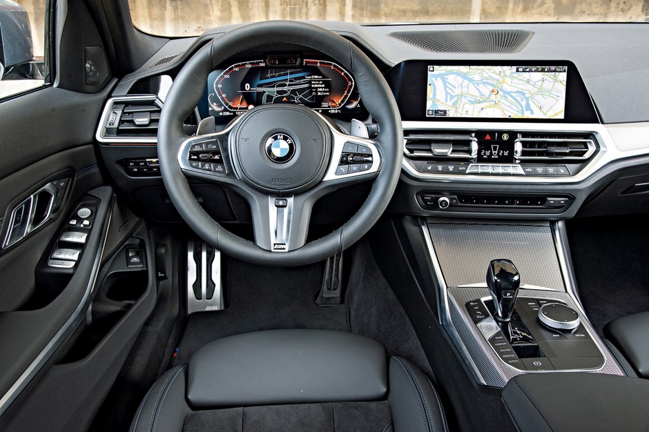 Porównanie: BMW 330i kontra Mercedes C 300