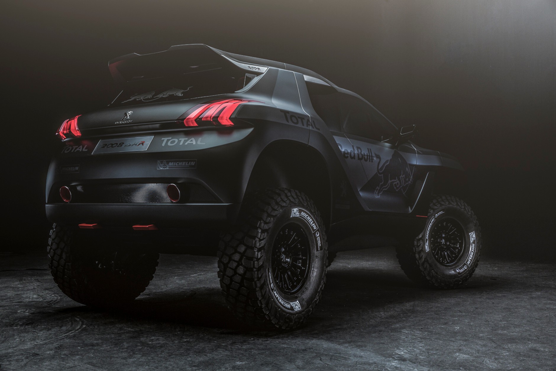 2 Peugeot 2008 DKR