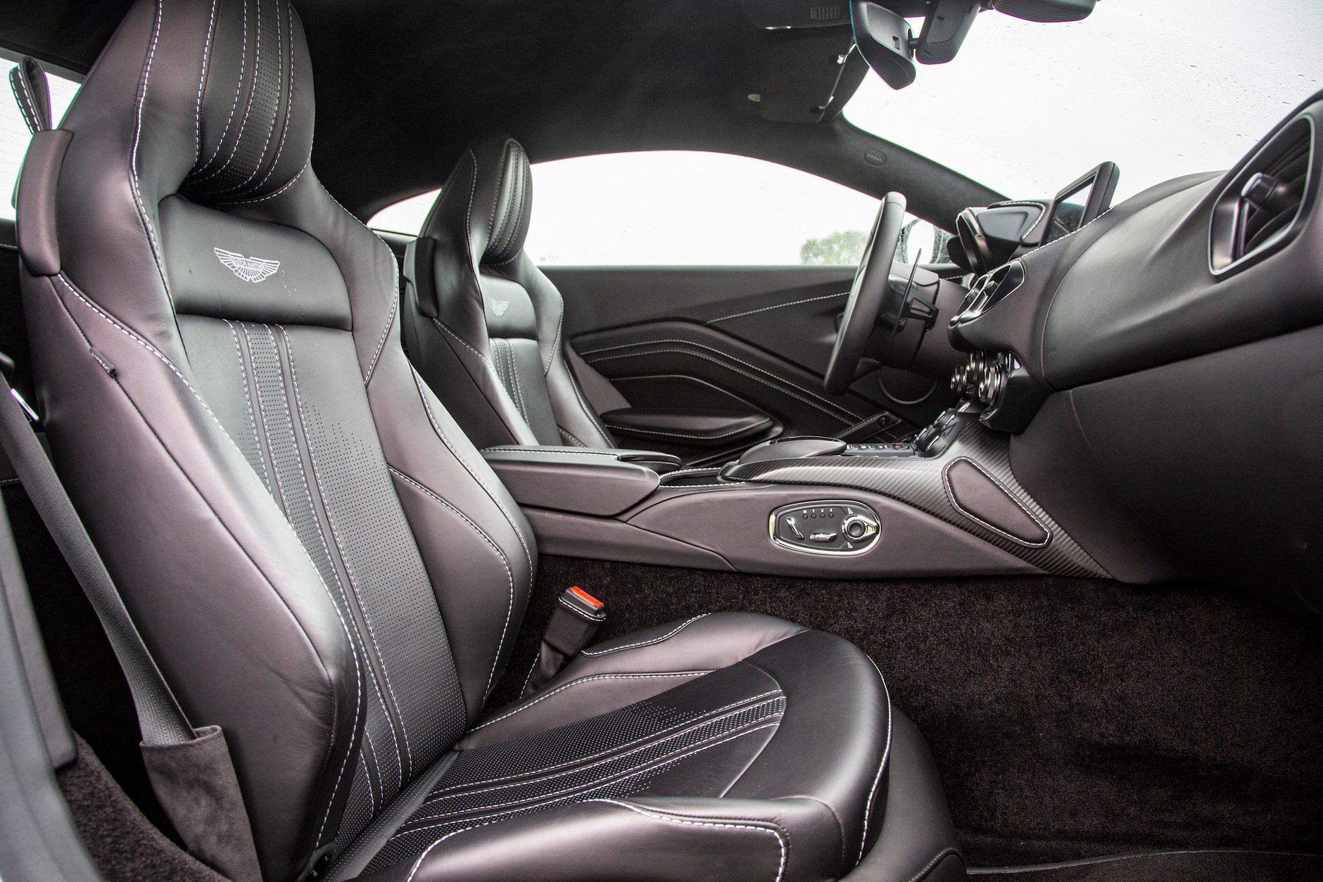 Aston Martin Vantage