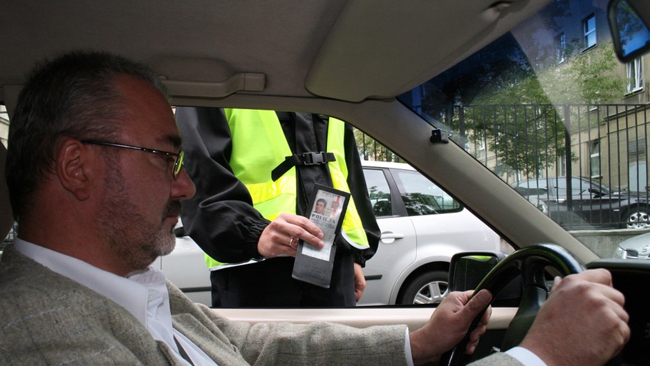 Nie prowokuj policjanta!