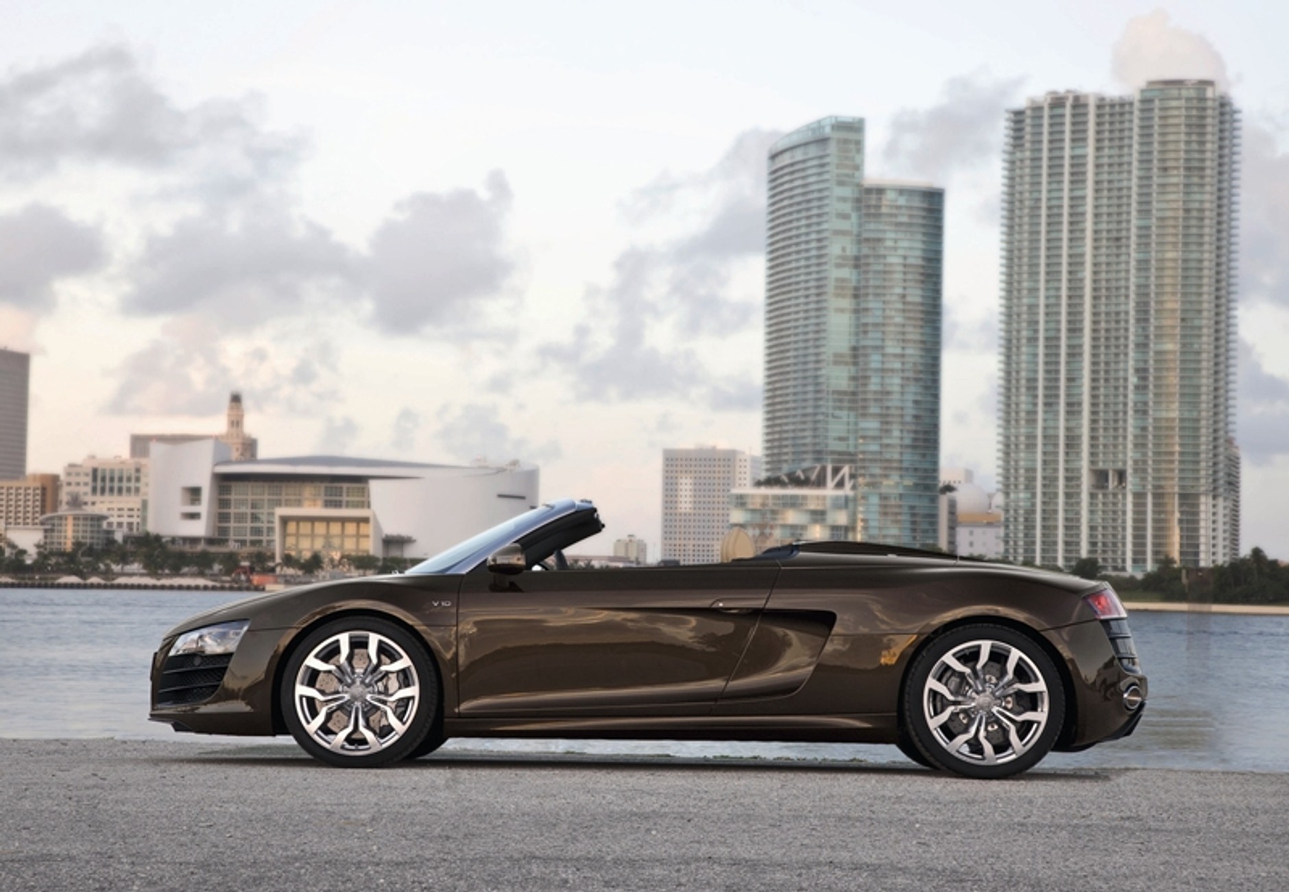 Audi R8 Spyder – z pięknem trzeba obcować