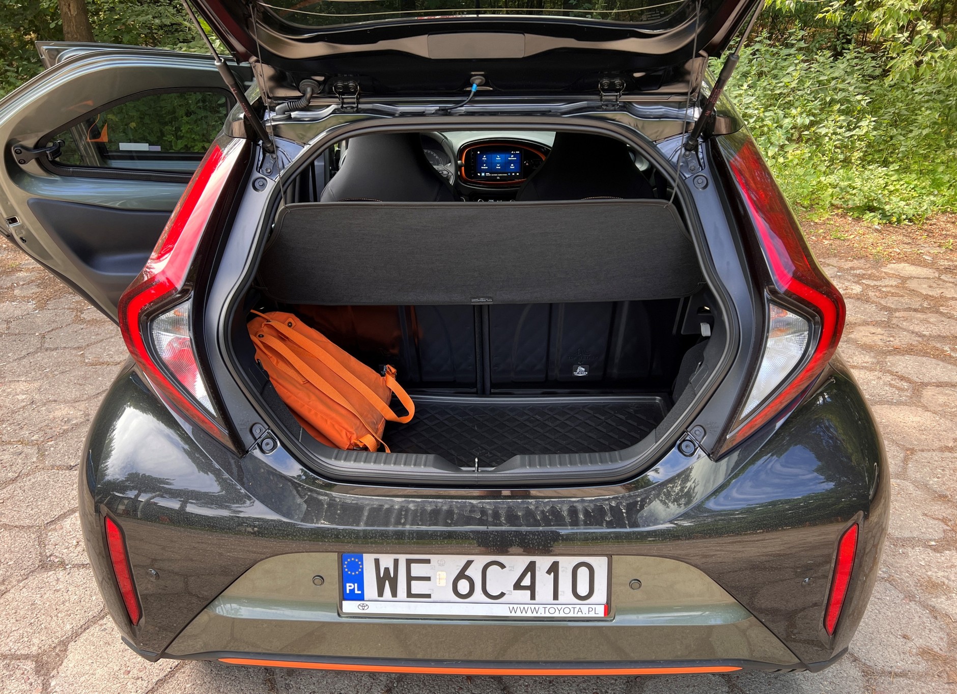 Toyota Aygo X ma zaskakująco duży bagażnik. Bazowa pojemność: 231 l.