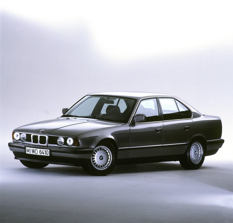 BMW serii 5 – sześć generacji, mnóstwo zdjęć