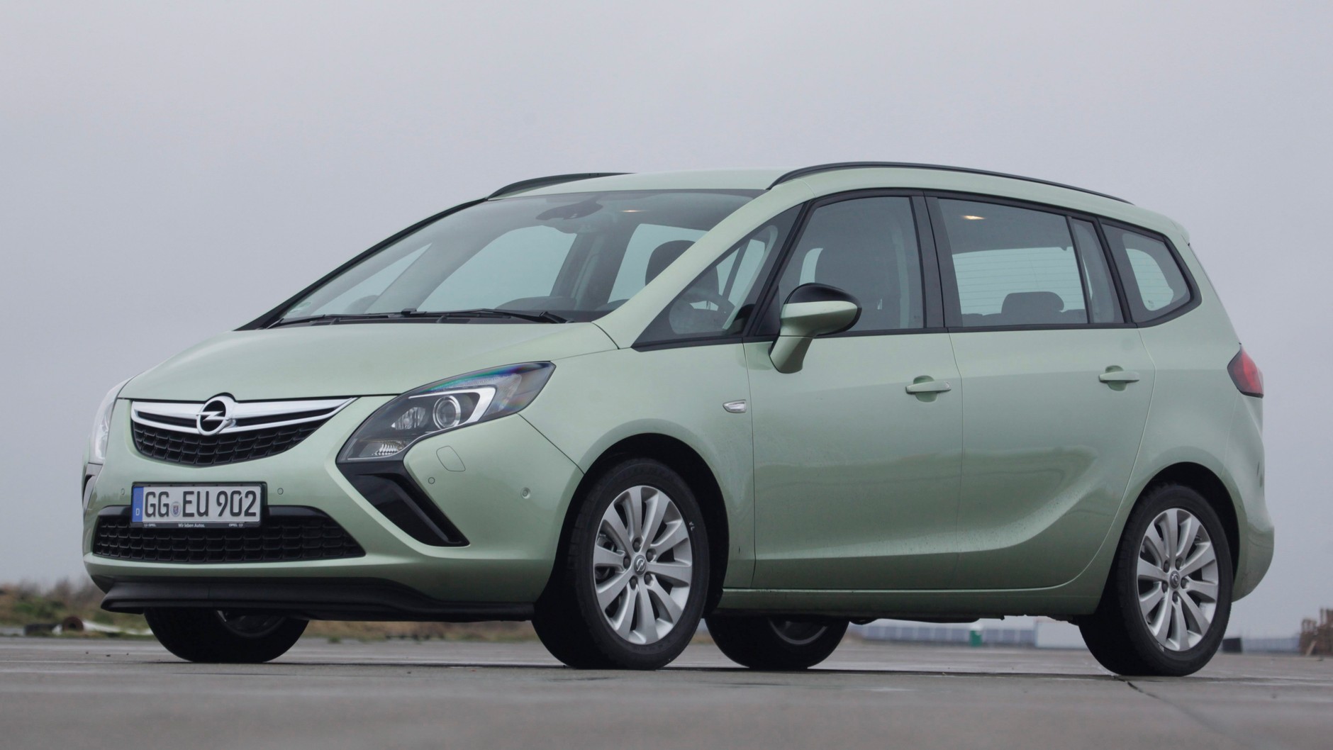 Chevrolet Orlando
(od 2011 r.) - konkurenci