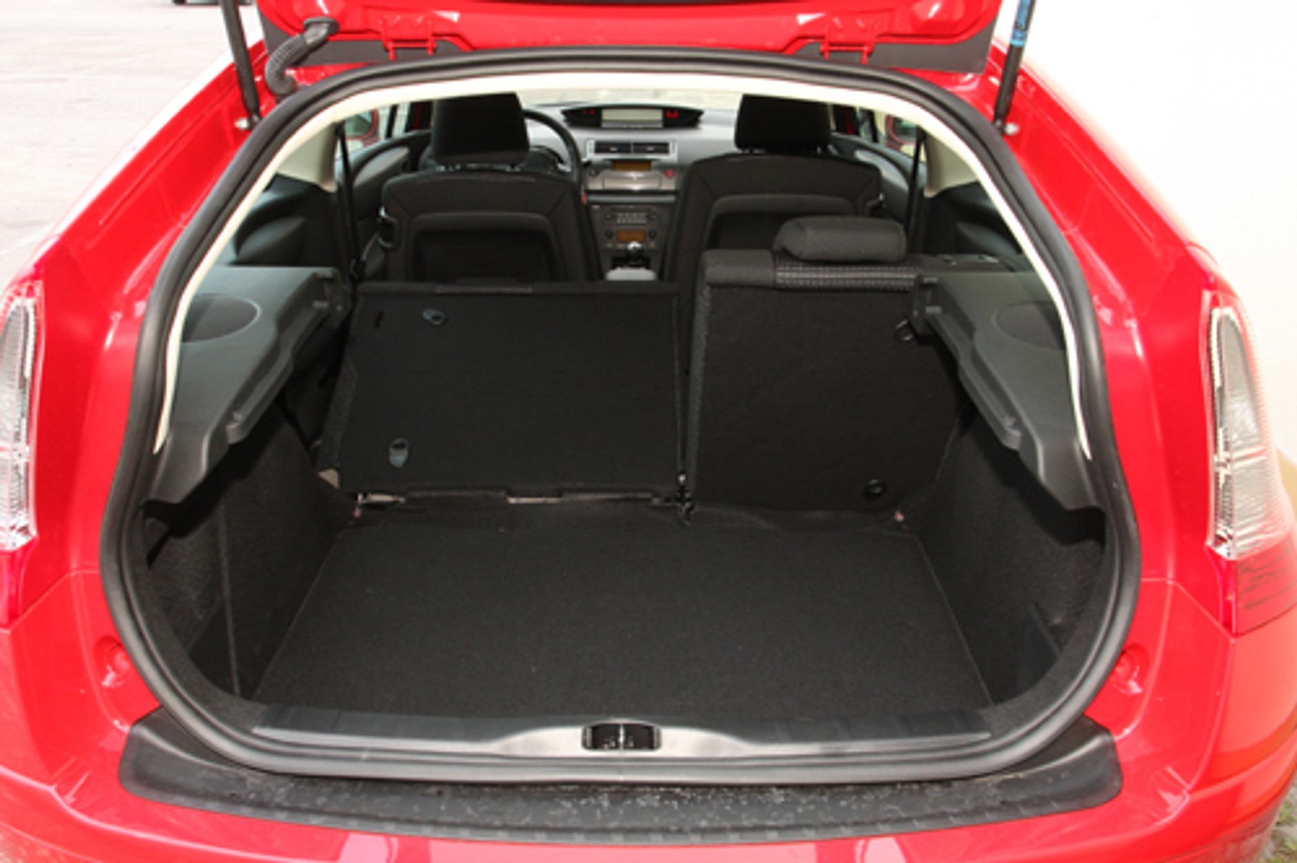 Citroen C4 1.6 THP - Dobrze wygląda i jeszcze lepiej jeździ