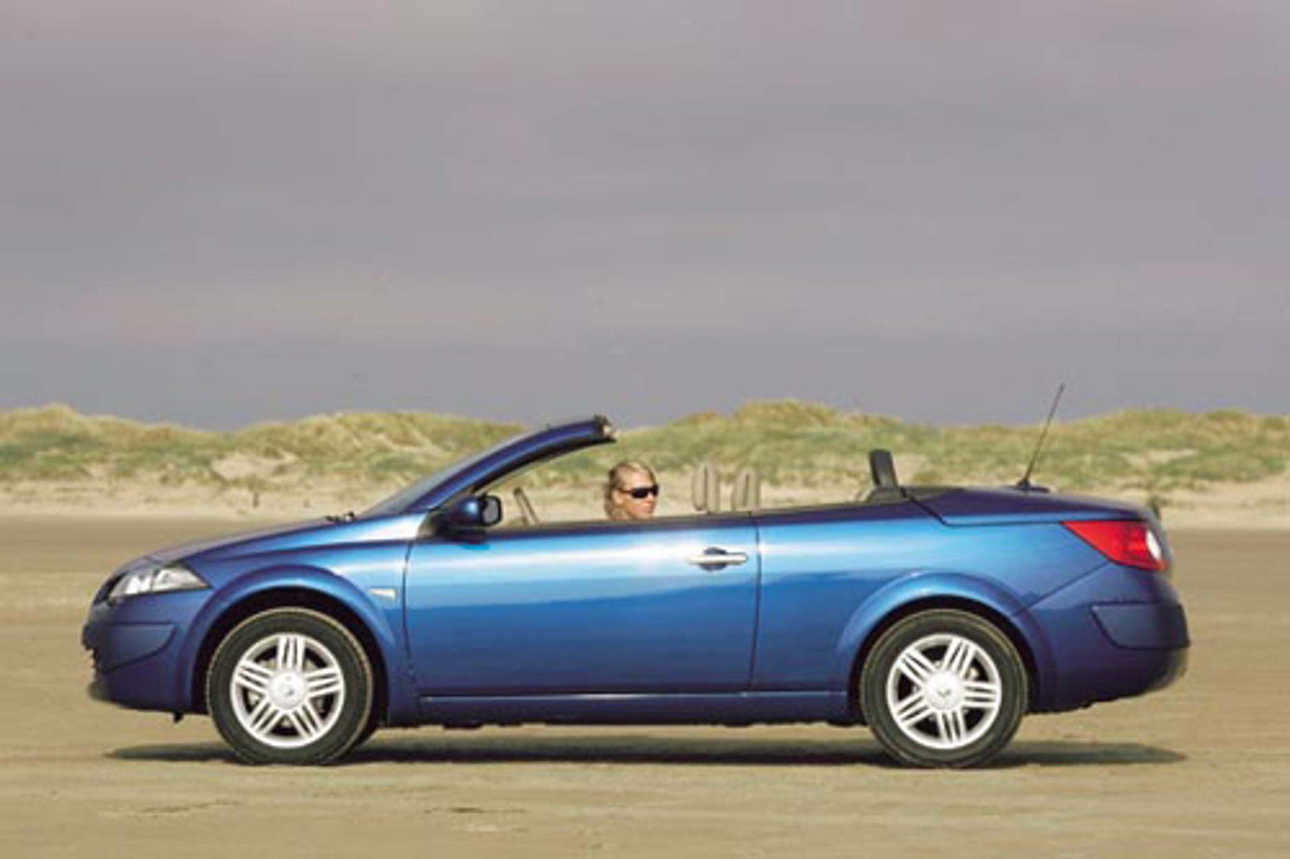 VW Eos, Opel Astra Twin Top, Peugeot 307 CC, Renault Megane Coupe Cabrio - Nie kryjmy się przed słońcem!