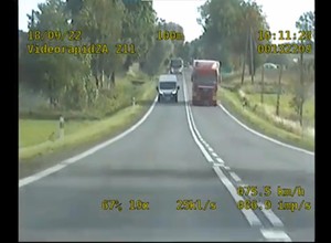 Kierowca tira nie wytrzymał. Dostał 4000 zł mandatu! [WIDEO]