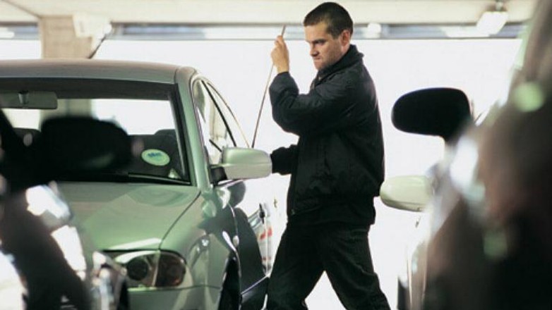 Jaki system skutecznie zabezpieczy pojazd przed kradzieżą?