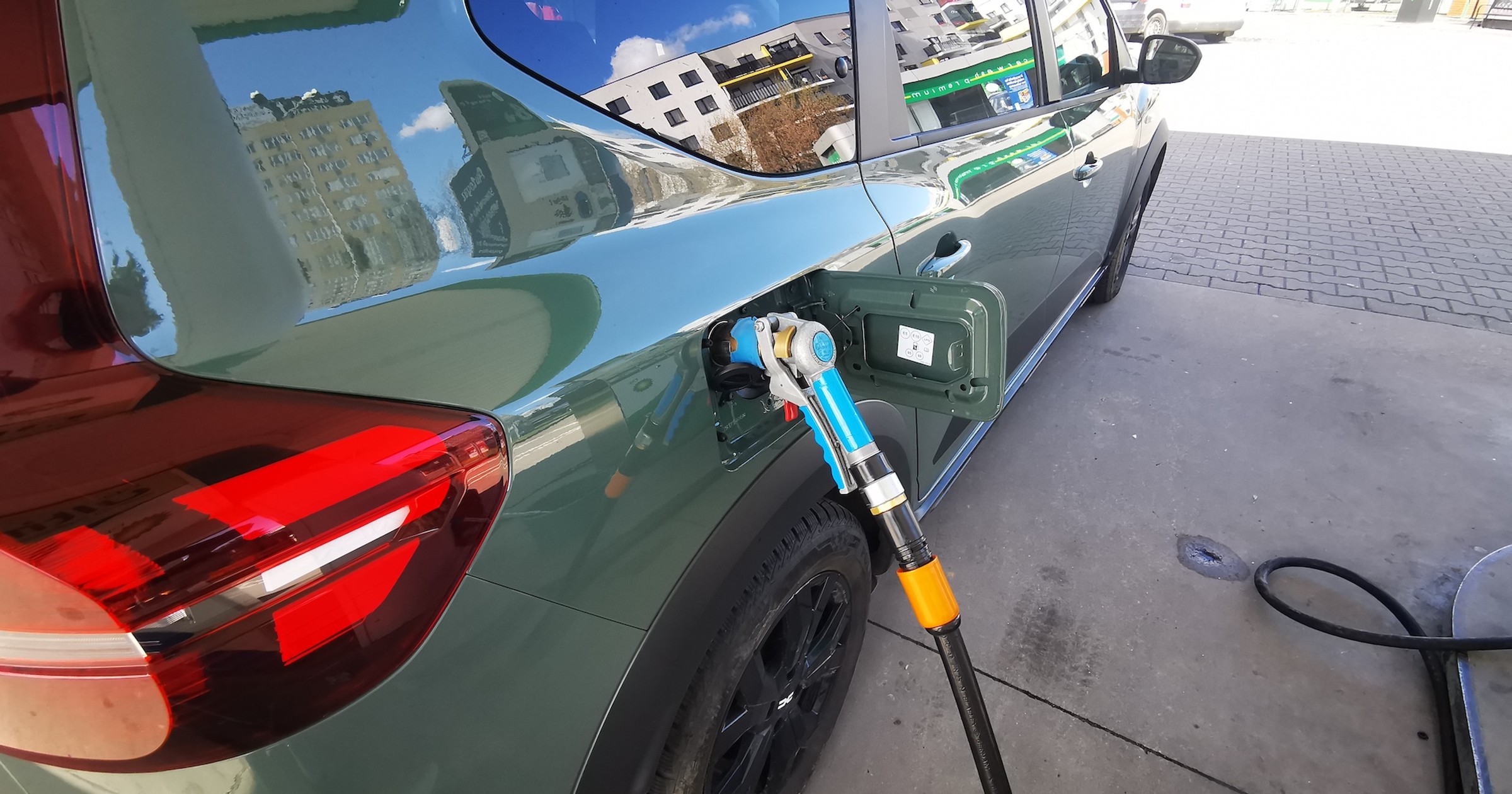 Wyższe koszty tankowania LPG mogą przełożyć się na sprzedaż samochodów wyposażonych w instalacje