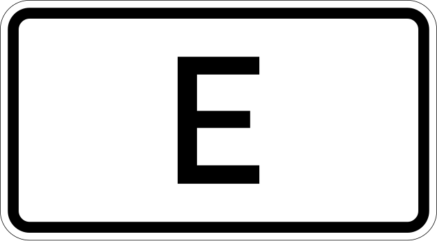 Znak ograniczeń ADR w tunelach kategorii E