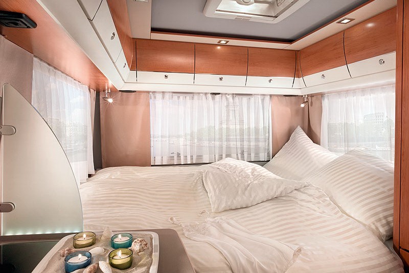 Volkswagen T5: kamper z firmy Karmann-Mobil