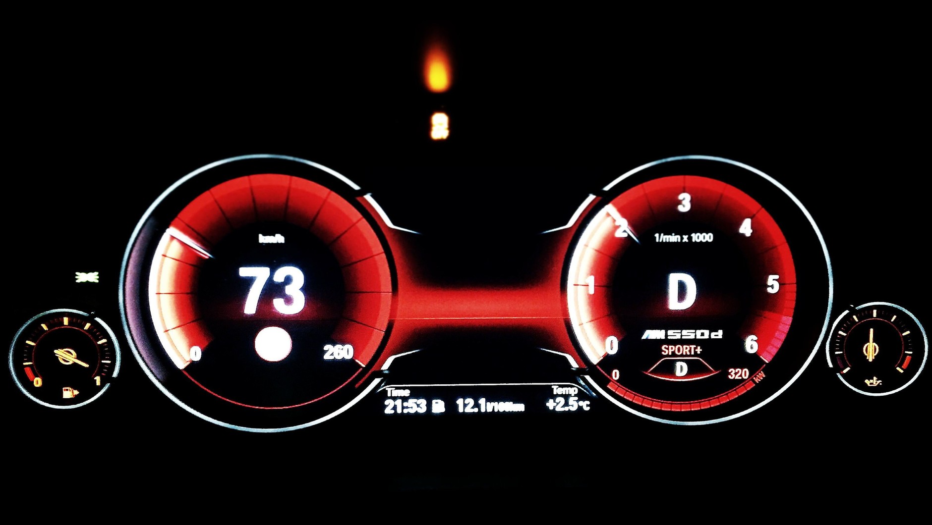 W opcji elektroniczne zegary, zmieniające fakturę w zależności od trybu jazdy, fot. Cezary Gutowski