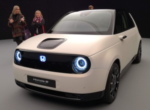 Honda ostro tnie koszty i modele na całym świecie