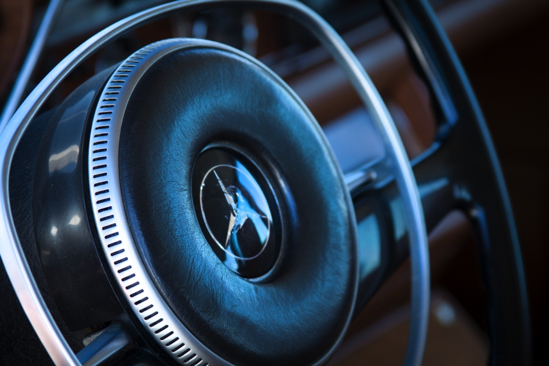 Bezcenny Mercedes Nicholsona