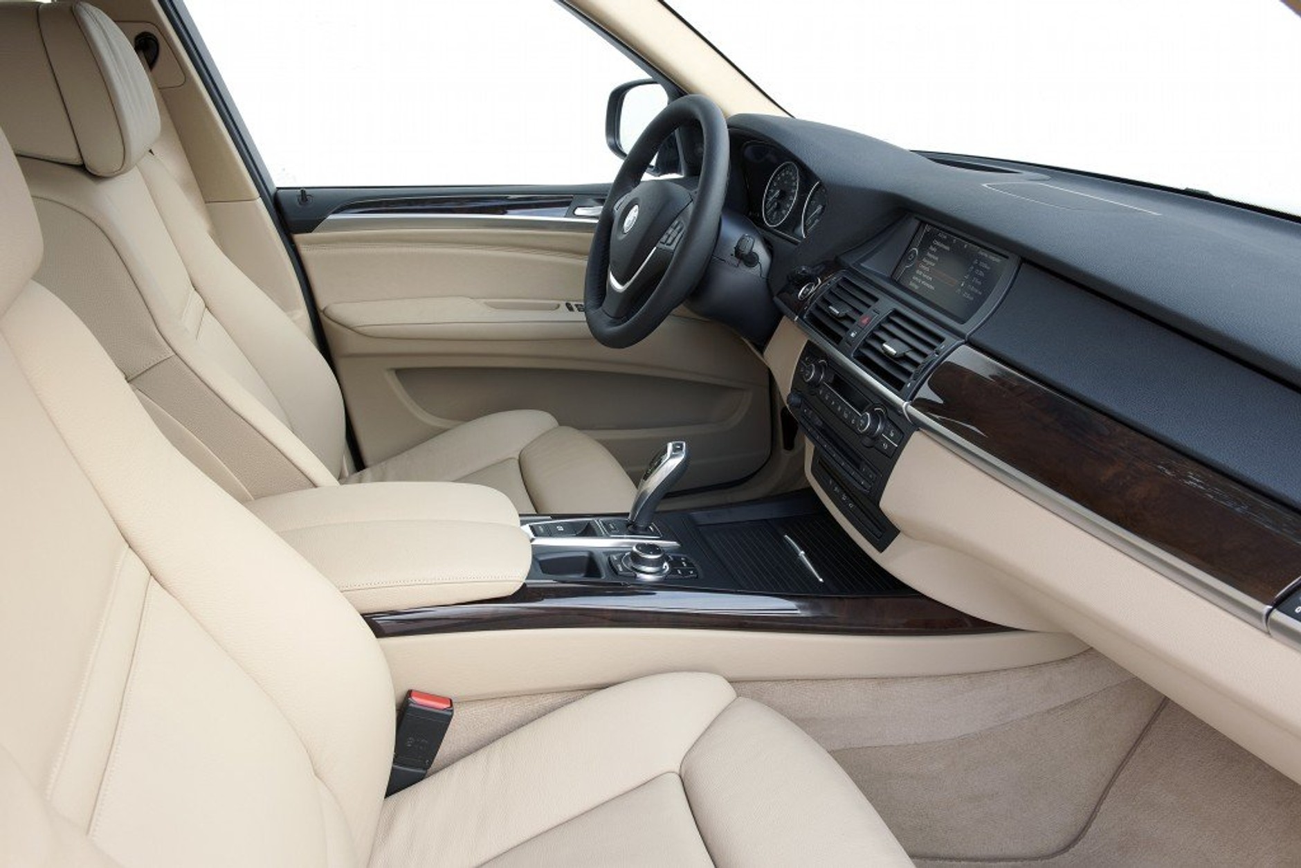 BMW X5 - Bawarski SUV z odmłodzoną twarzą