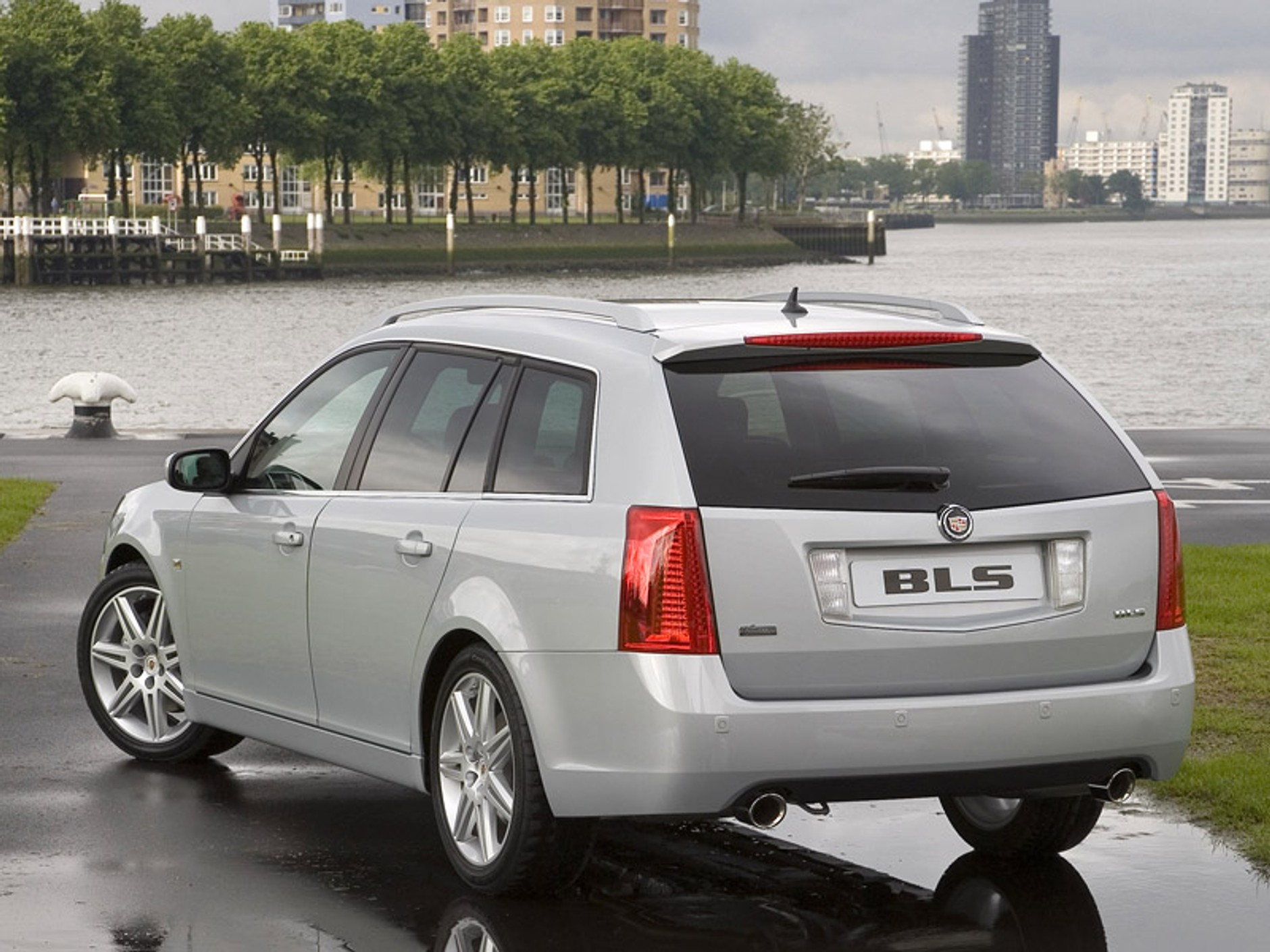 IAA Frankfurt 2007: Cadillac BLS Kombi - światowa premiera