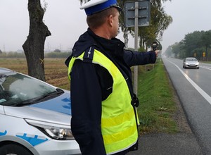 Jak rozmawiać z policjantem podczas kontroli? Nie pogarszaj sprawy