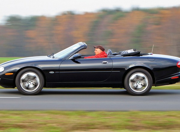 Jaguar XK8 – drapieżny kot z rodowodem