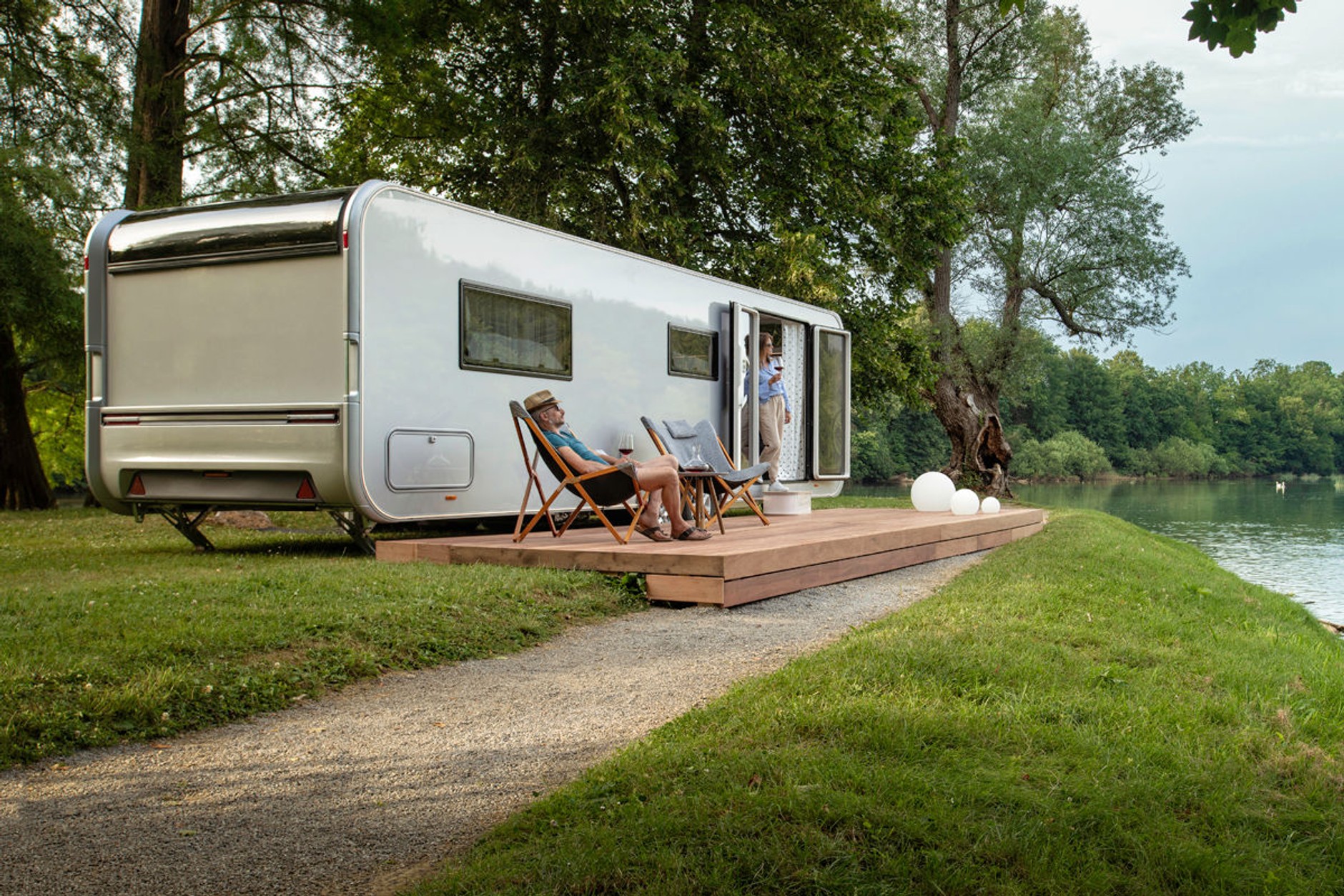 Nowe przyczepy z targów caravaningowych w Stuttgarcie