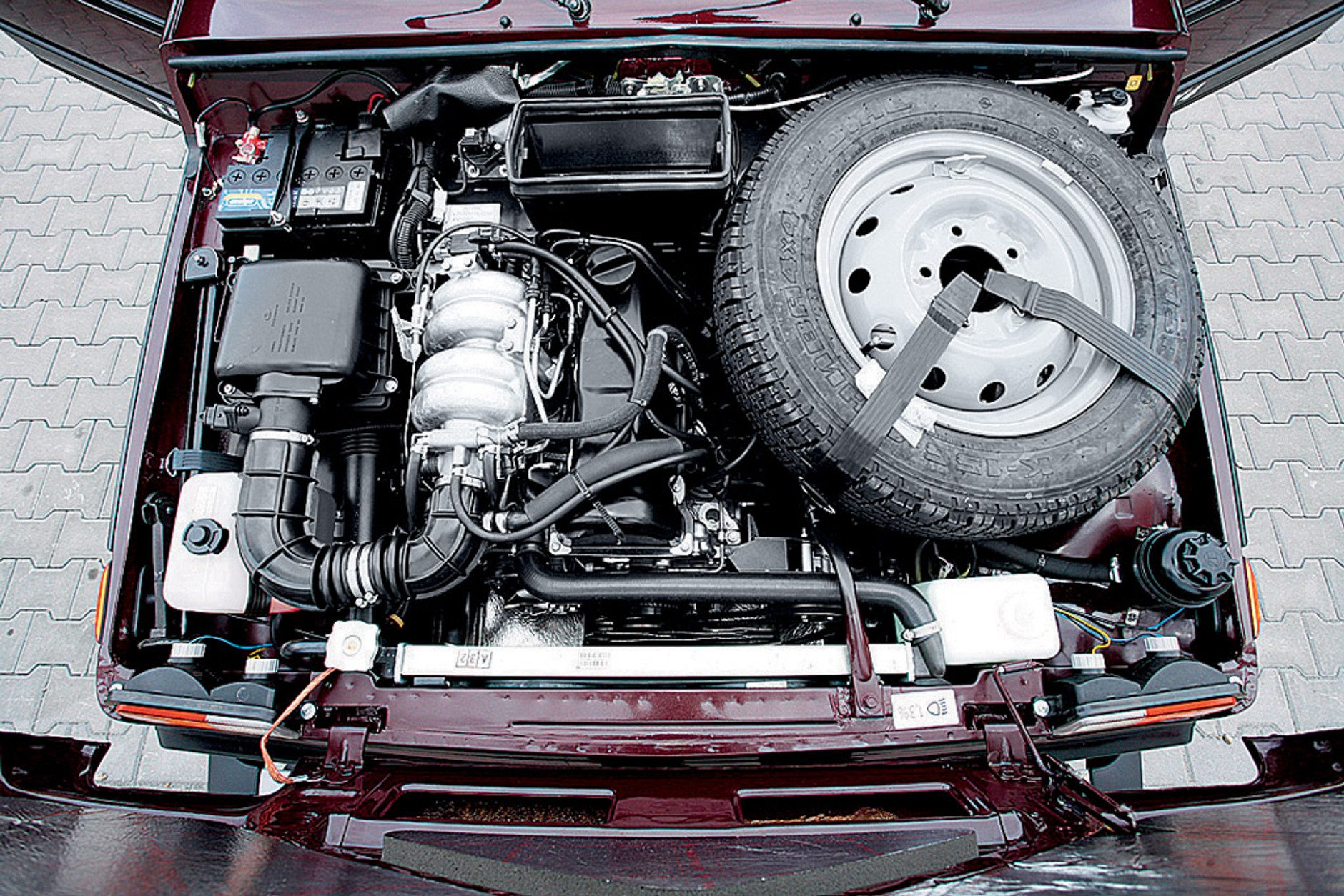 Dacia Duster kontra Łada Niva, Suzuki Jimny i Suzuki SX4: porównujemy najtańsze 4x4 na rynku