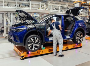 Volkswagen przenosi część biznesu do Ameryki. Wysłał do USA już miliard dolarów