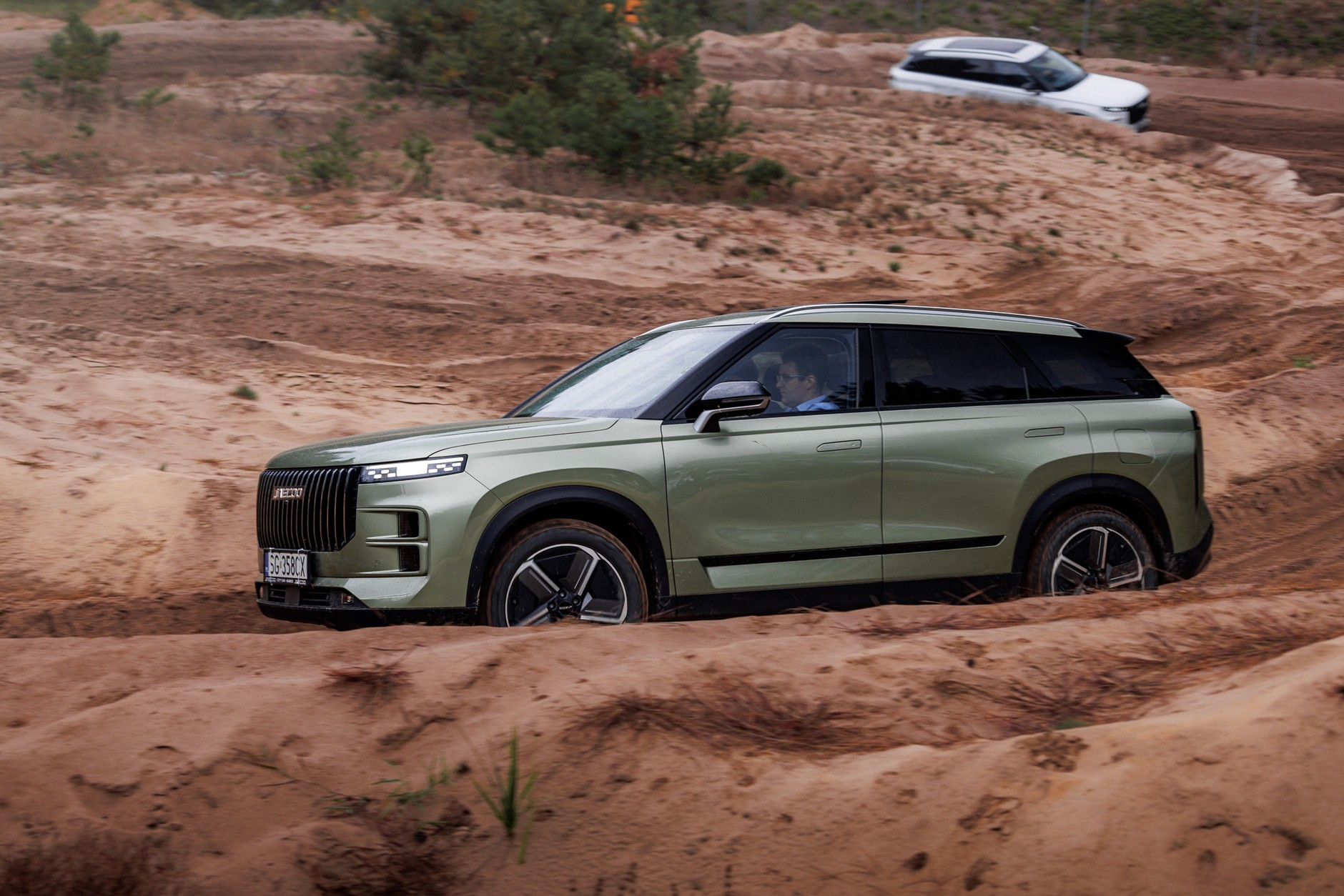 Jaecoo J7 na torze offroadowym