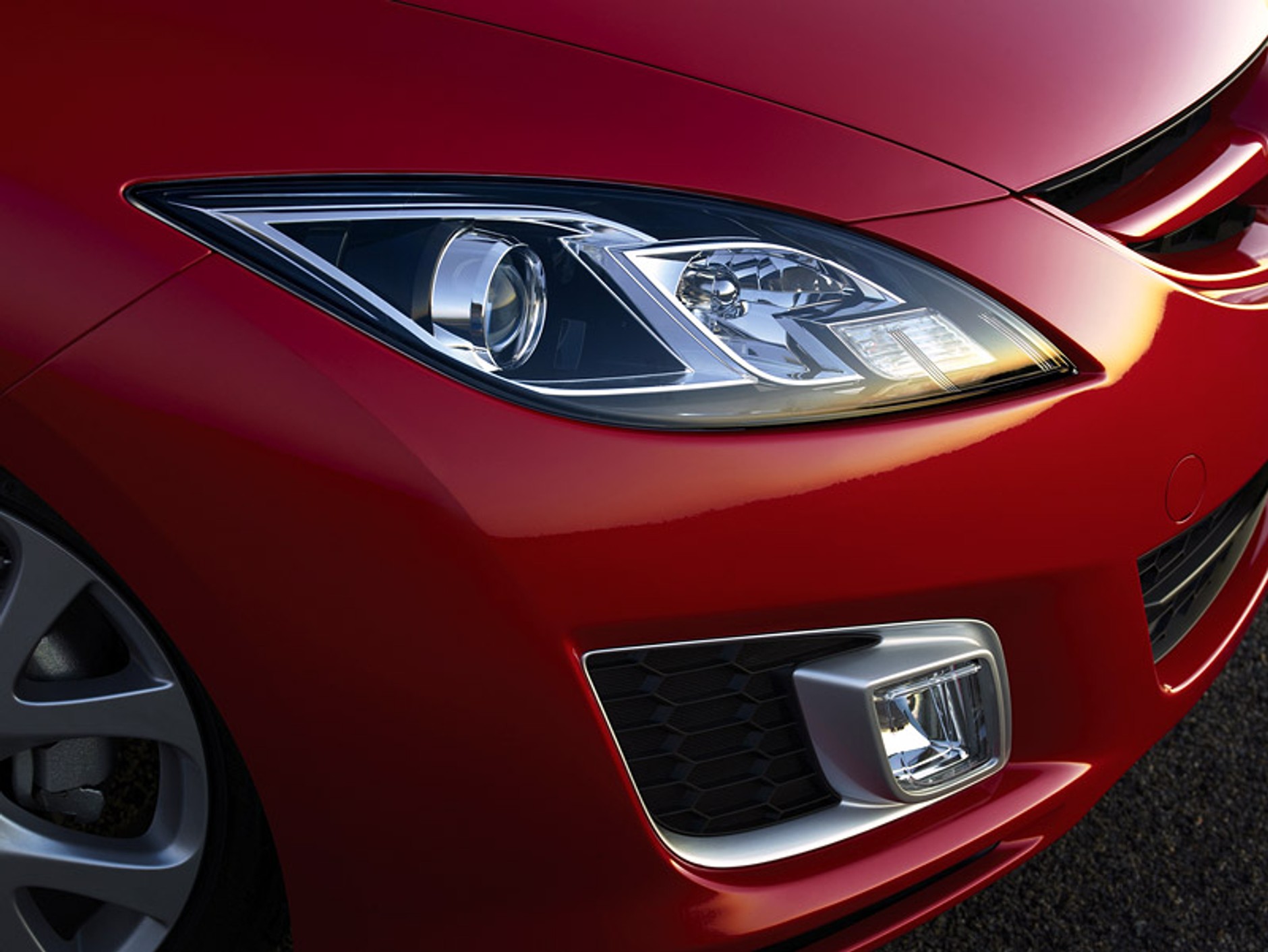 Tokio Motor Show 2007: Mazda Atenza – usportowiona szóstka dla rynku japońskiego