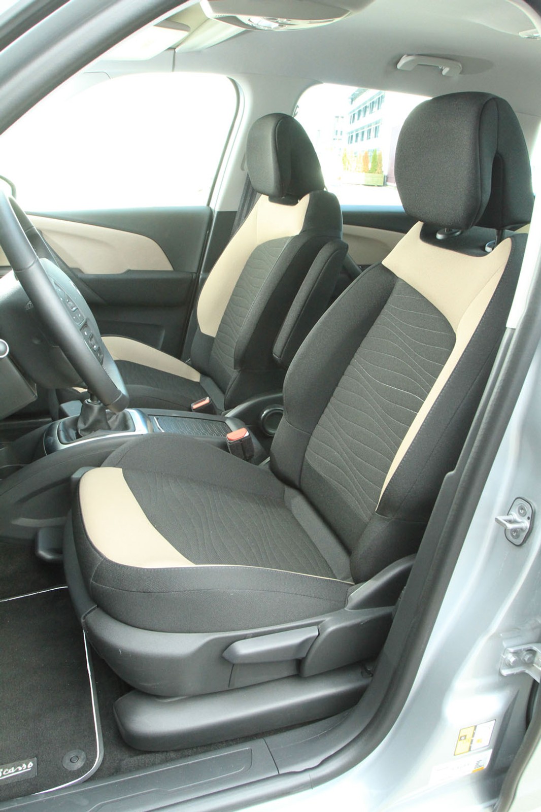 Citroen Grand C4 Picasso 1.2 PureTech - 3 cylindry na 7 pasażerów