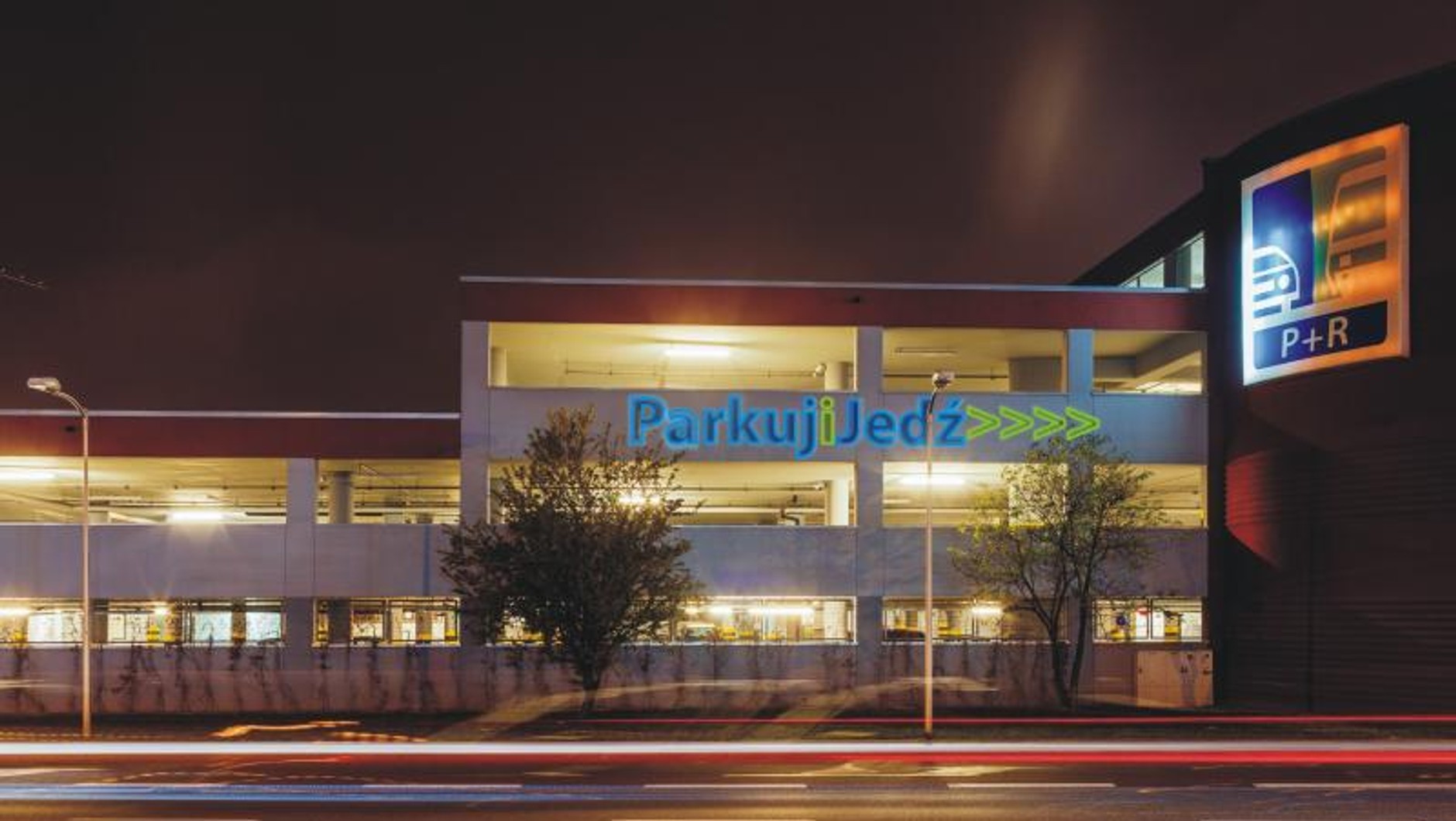 W Warszawie można zostawić auto przed wjazdem do SCT i w dalszą drogę ruszyć komunikacją publiczną