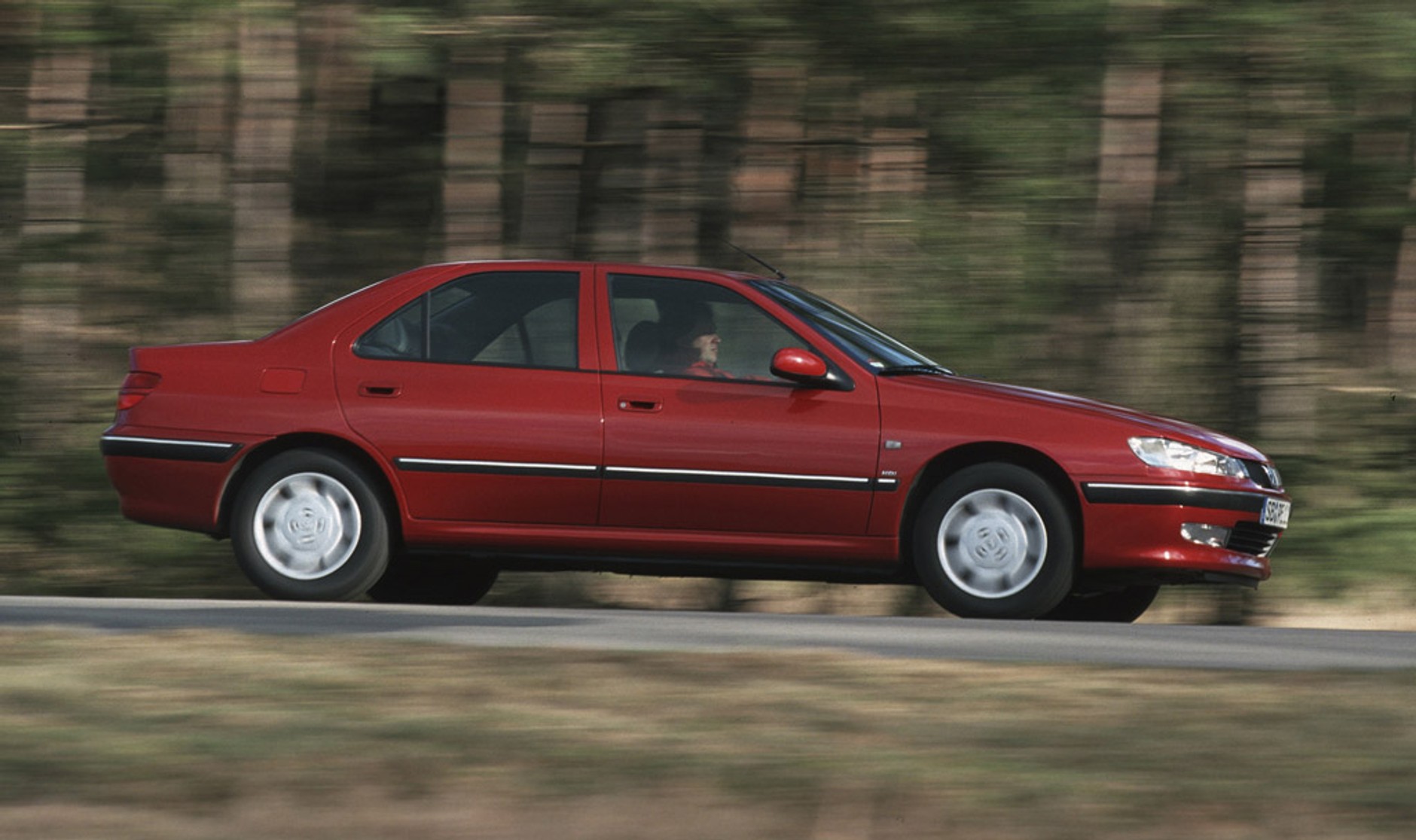 Najlepsze samochody klasy średniej które kupisz za 10 tys. zł